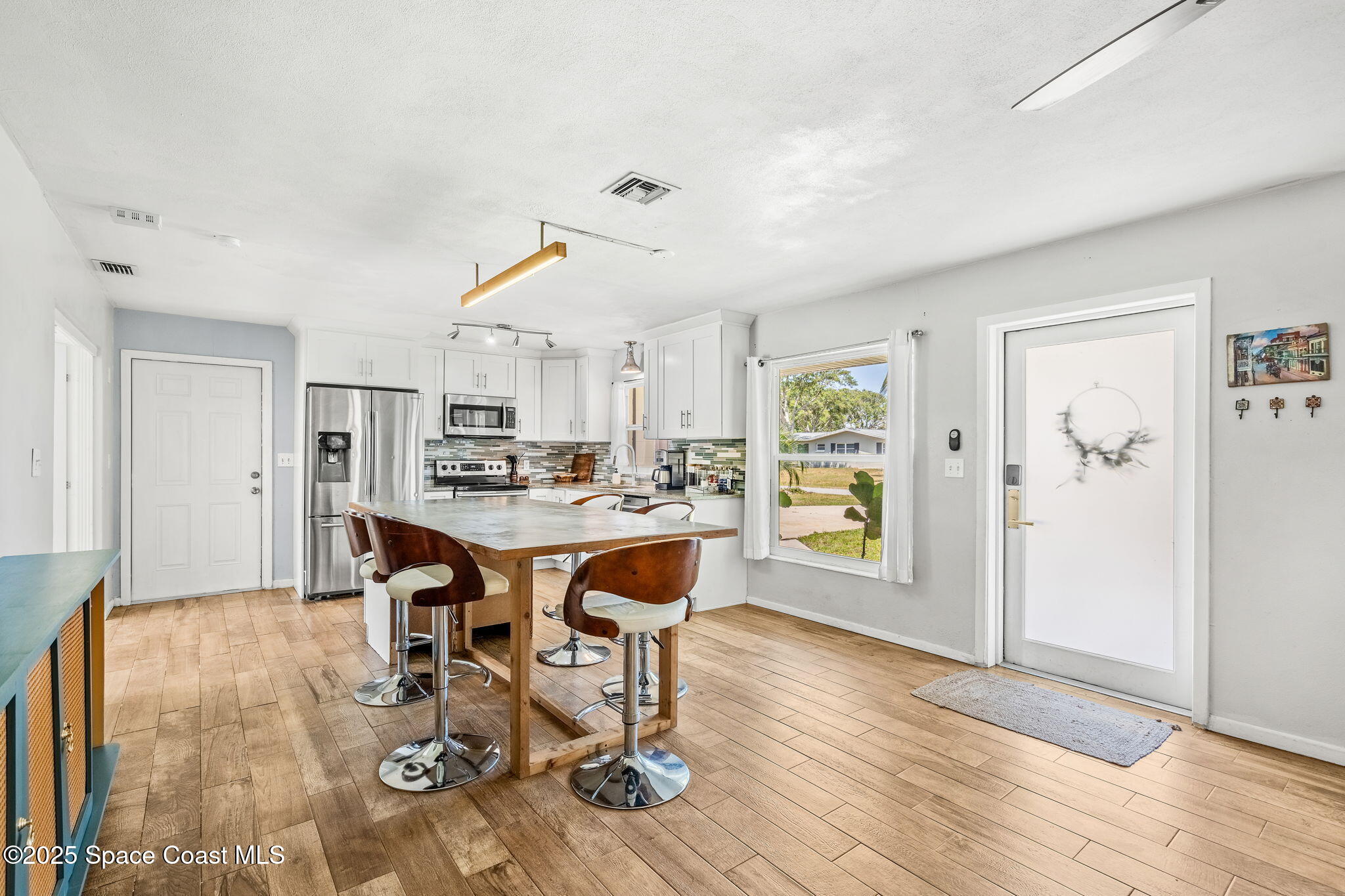 411 Poinsettia Road