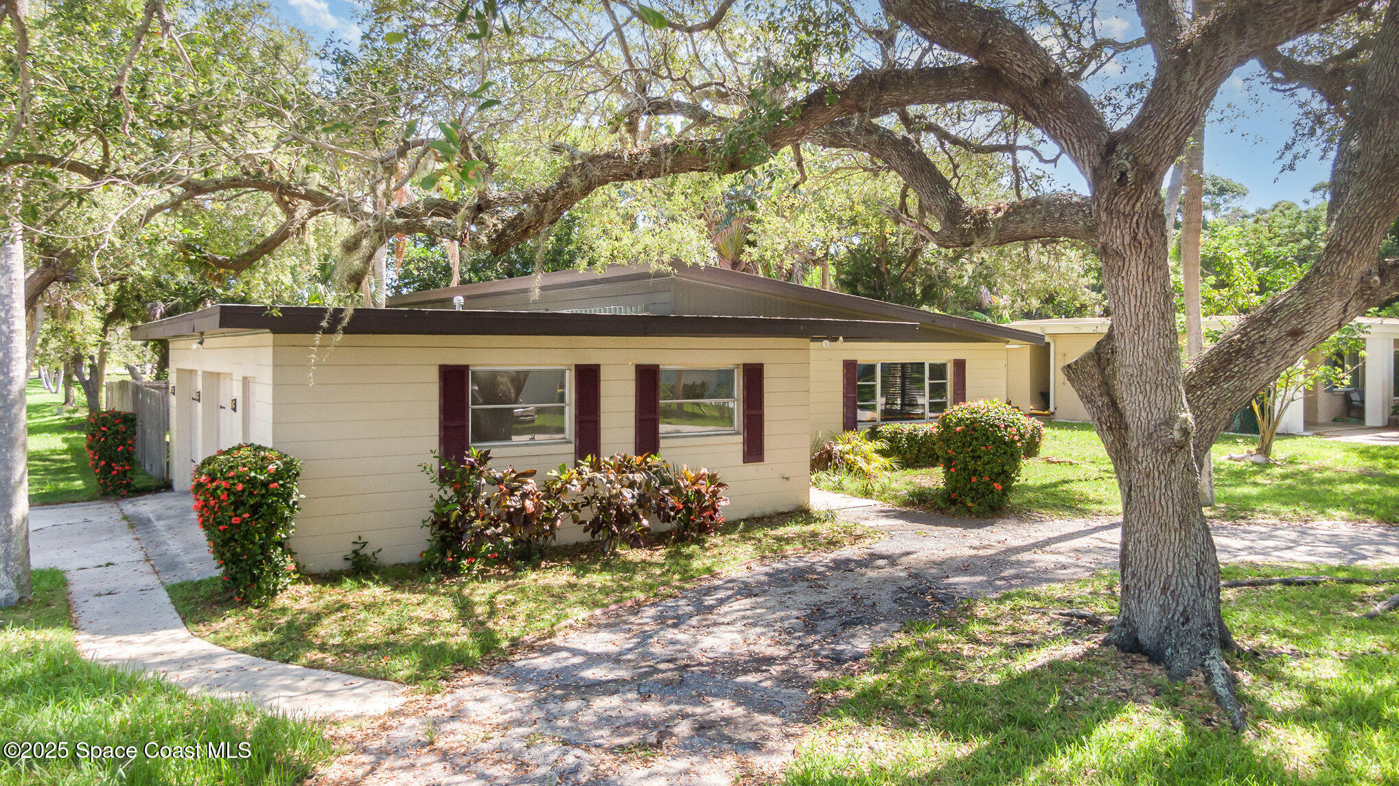 150 W Alachua Lane