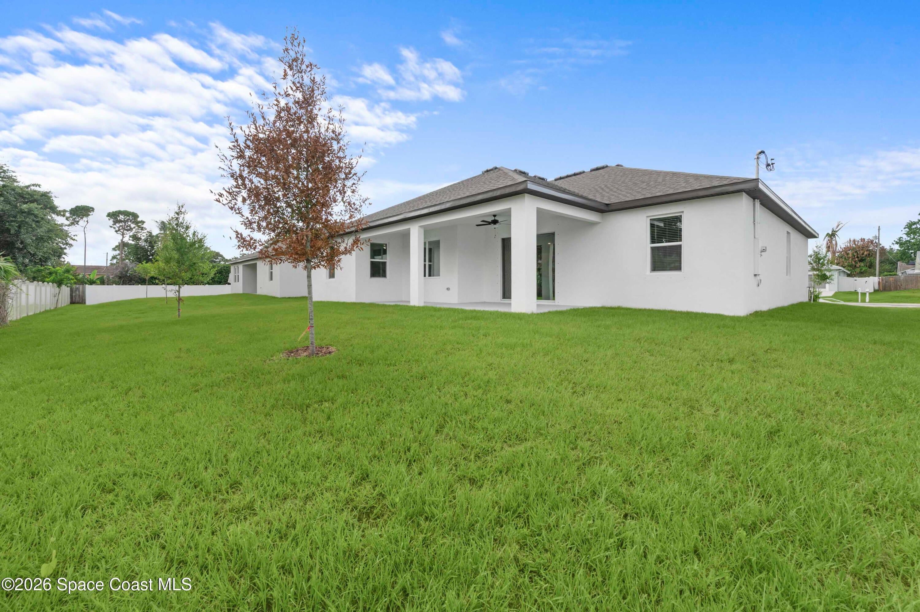 2102 De Groodt Road SW
