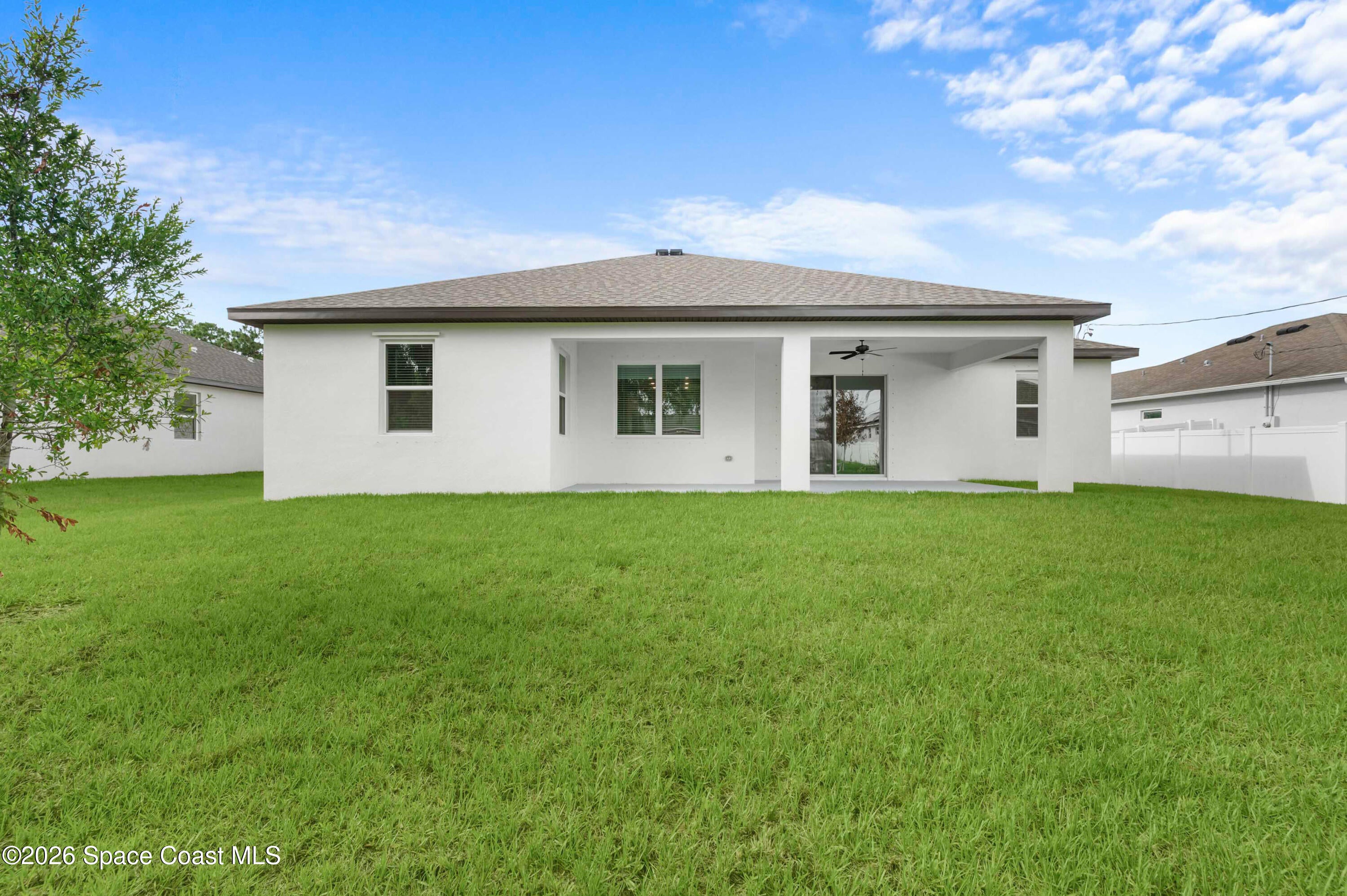 2102 De Groodt Road SW