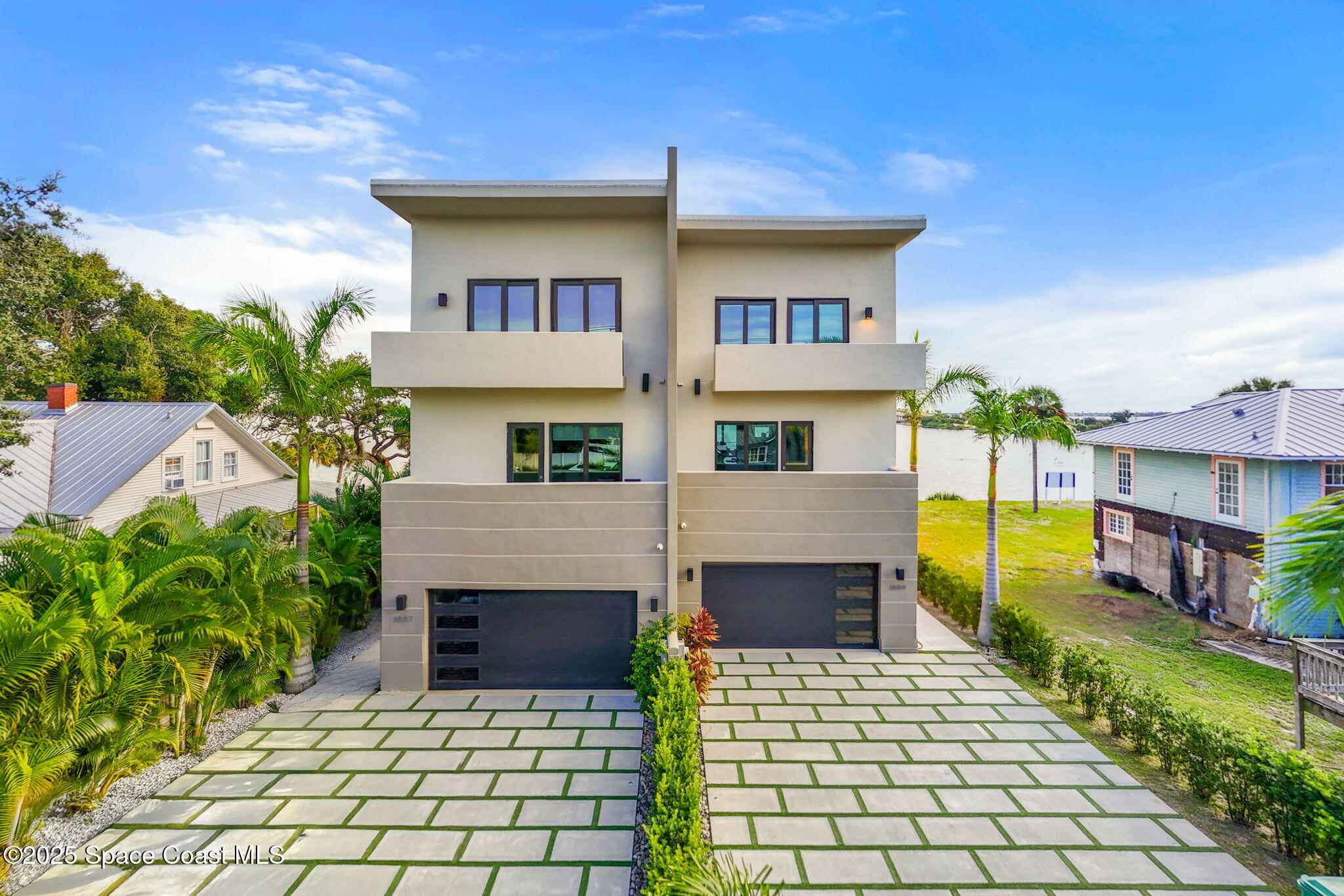 1807, 1809 Riverview Drive