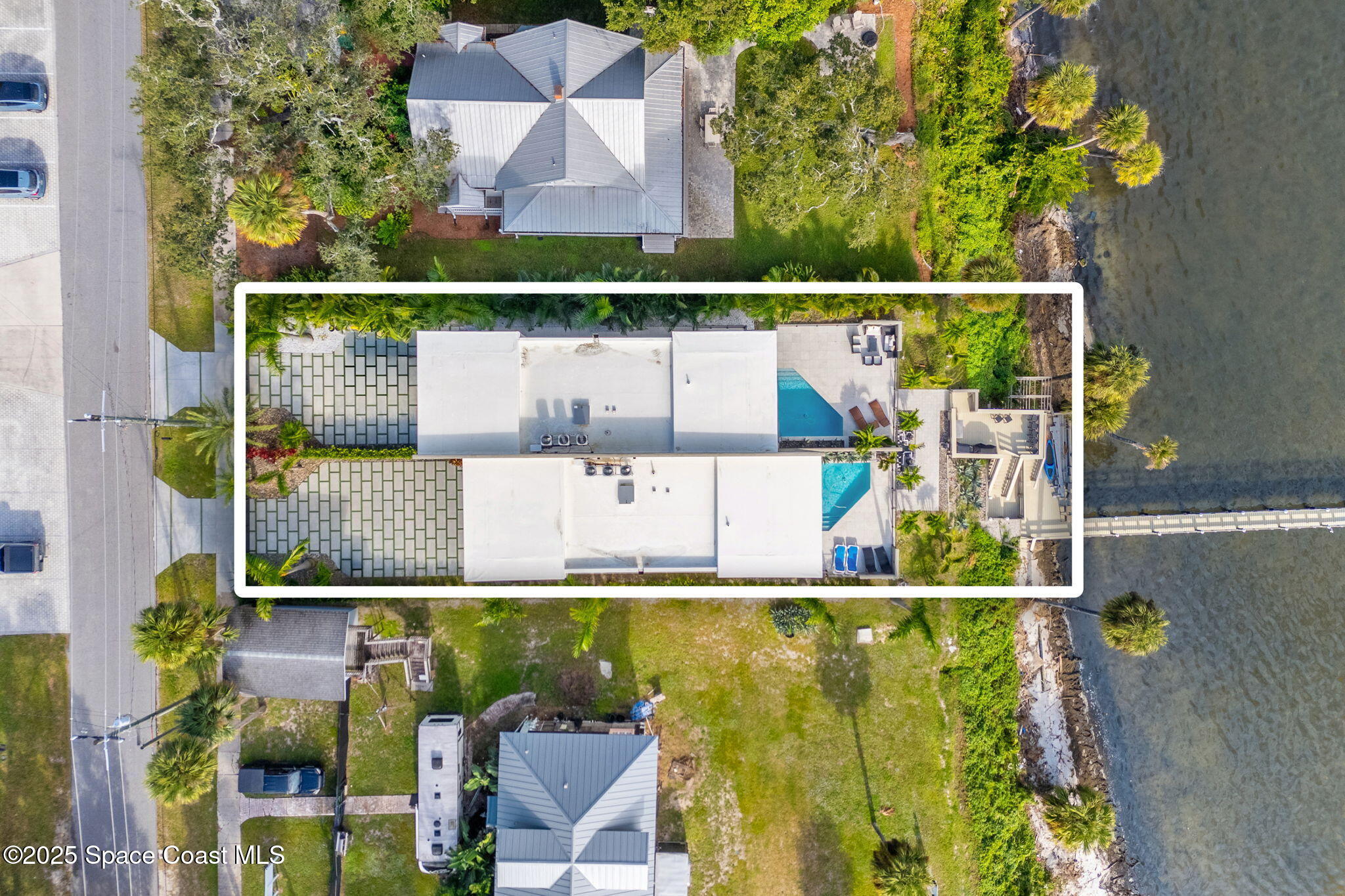 1807, 1809 Riverview Drive