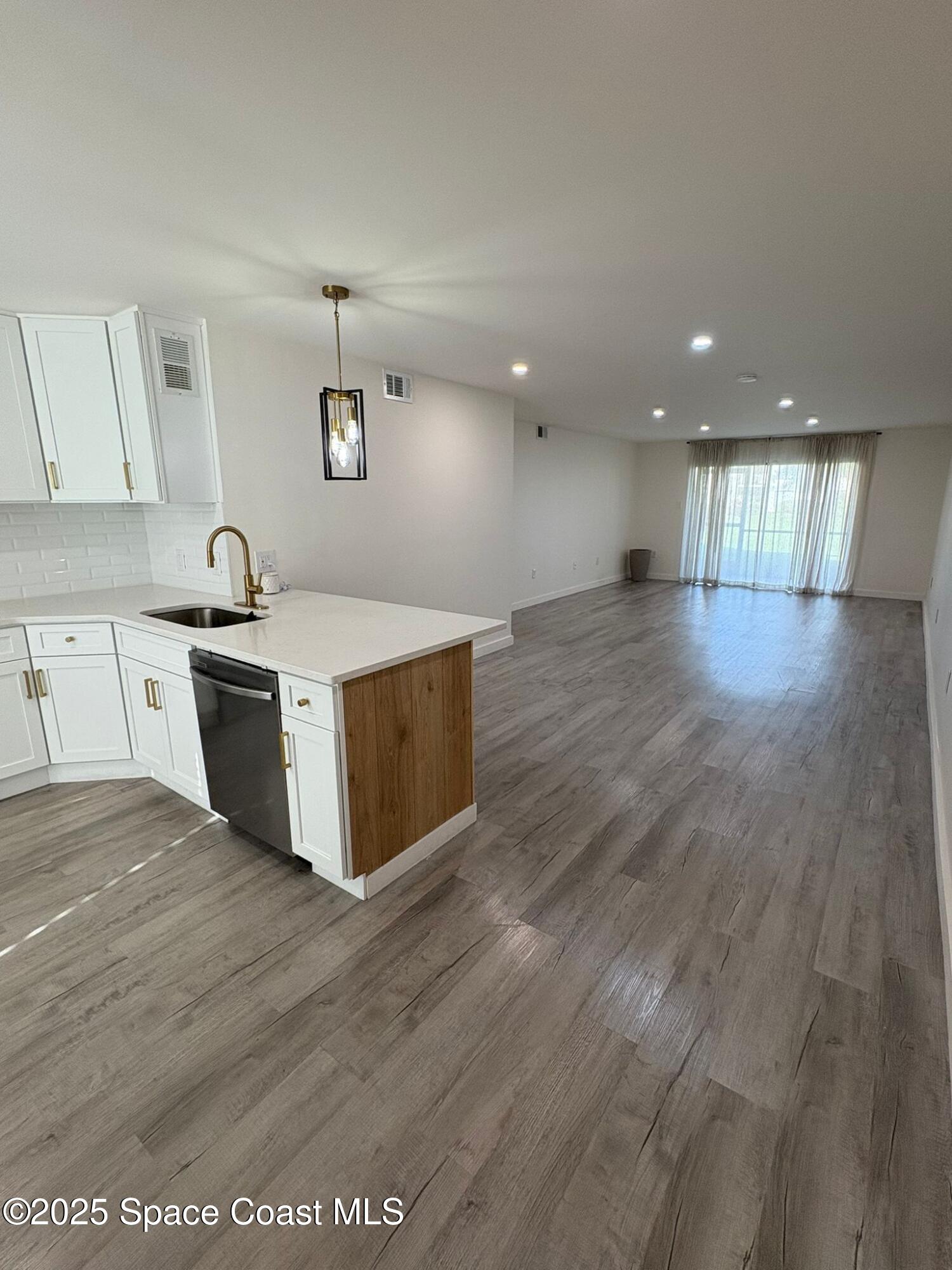1515 Huntington Lane 915