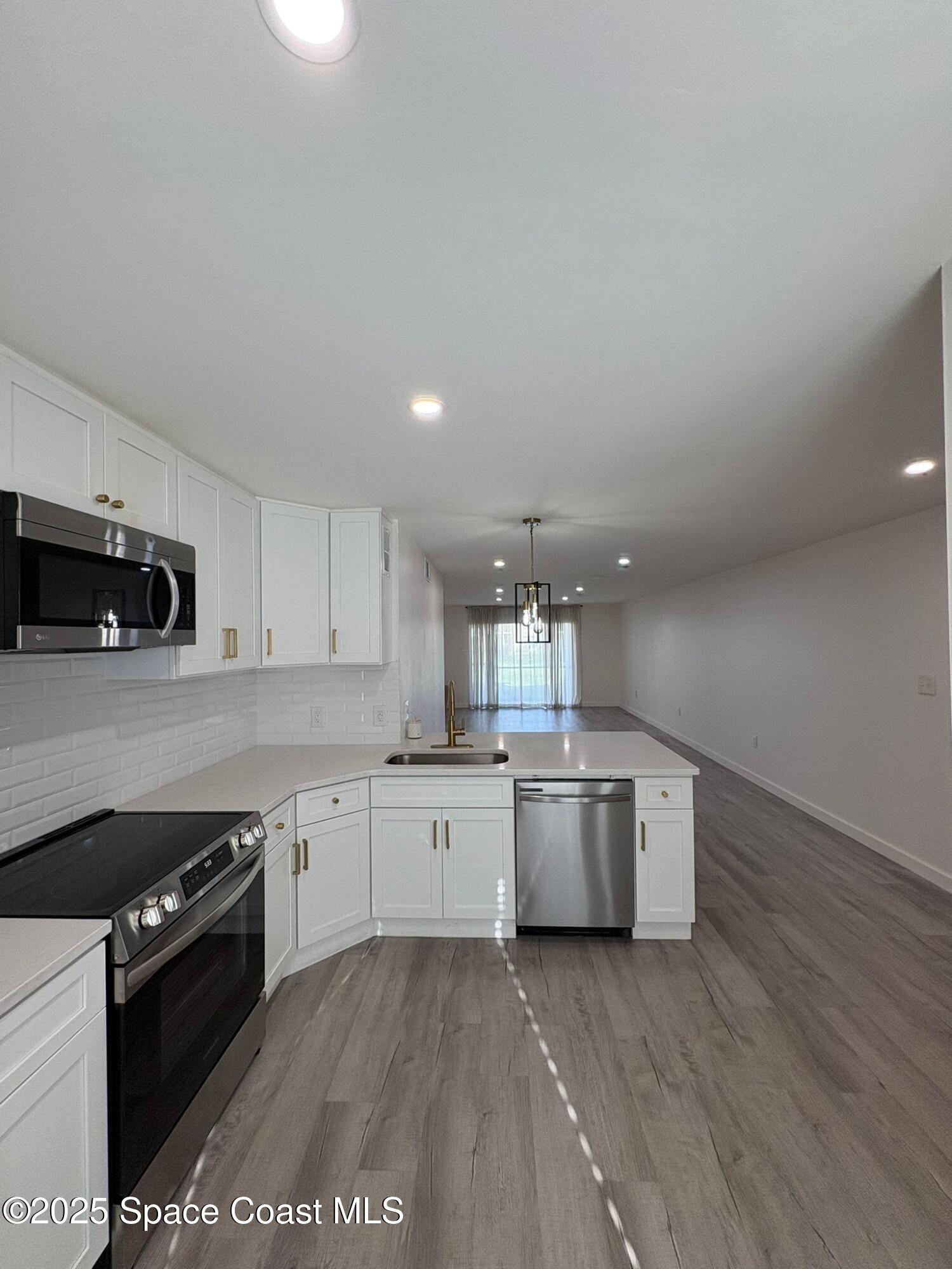 1515 Huntington Lane 915