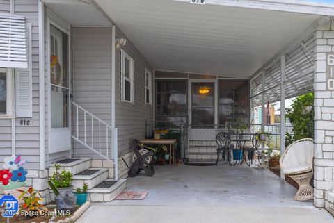 A home in Barefoot Bay