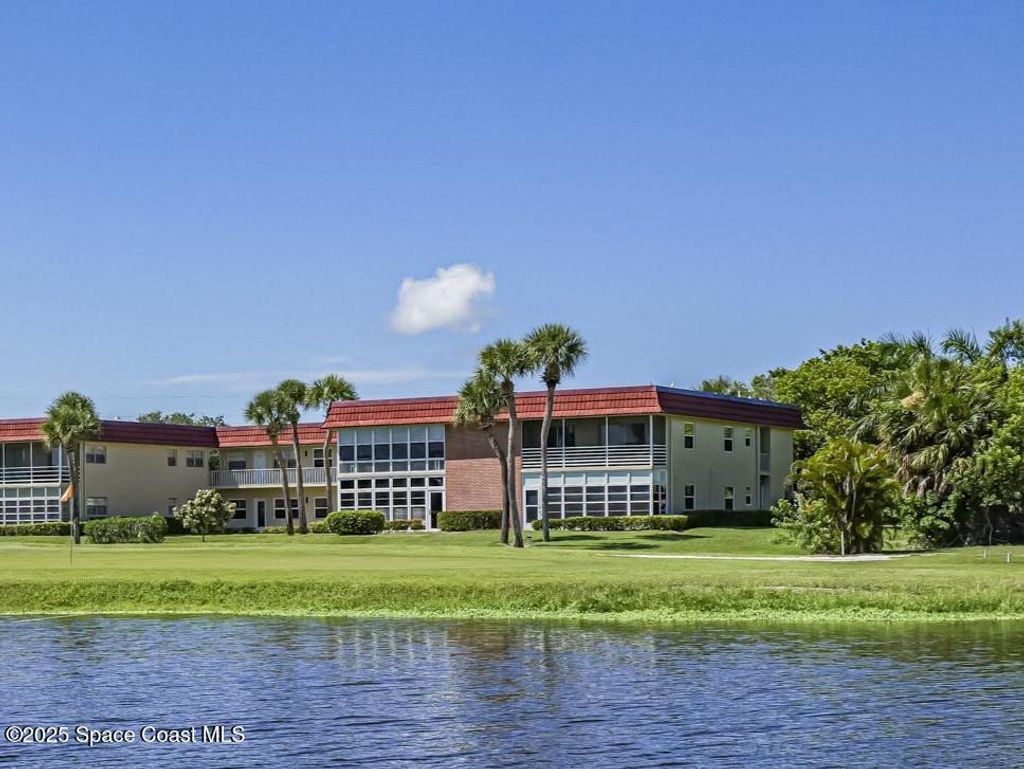 Photo of 111 Springlake Court #106, Vero Beach, FL 32962 (MLS # 1057974)