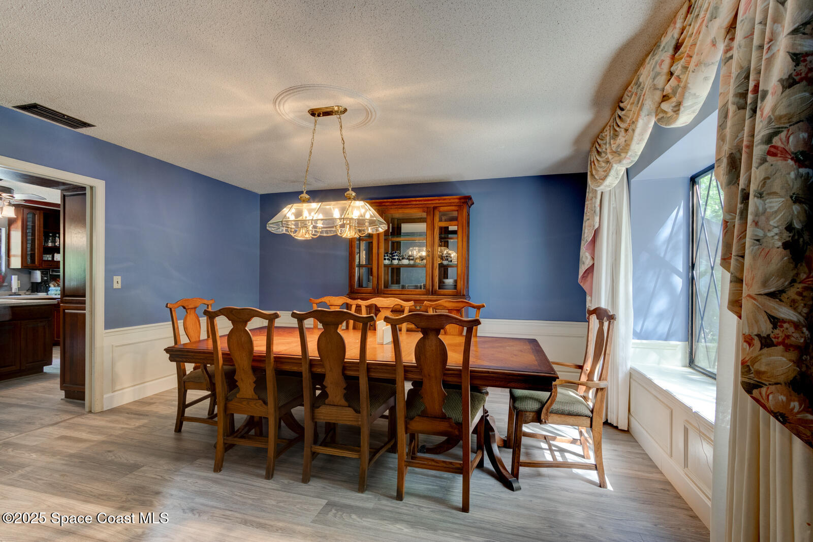 706 S Timberlane Drive