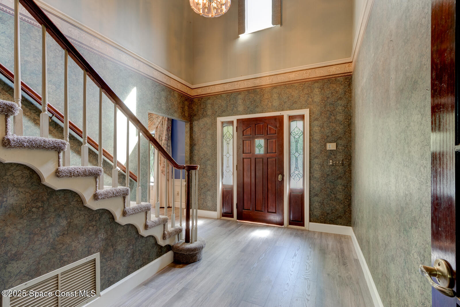 706 S Timberlane Drive