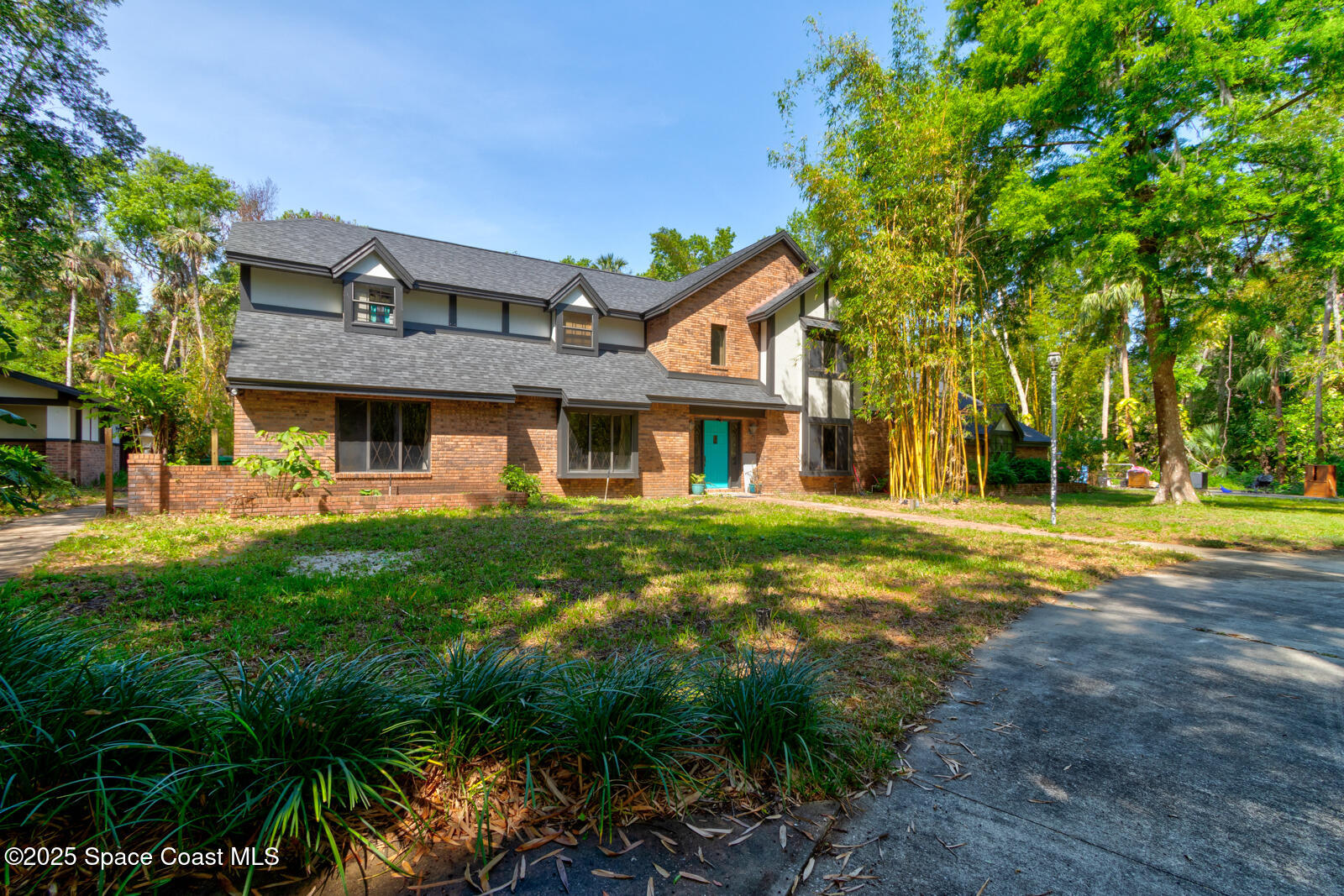 706 S Timberlane Drive