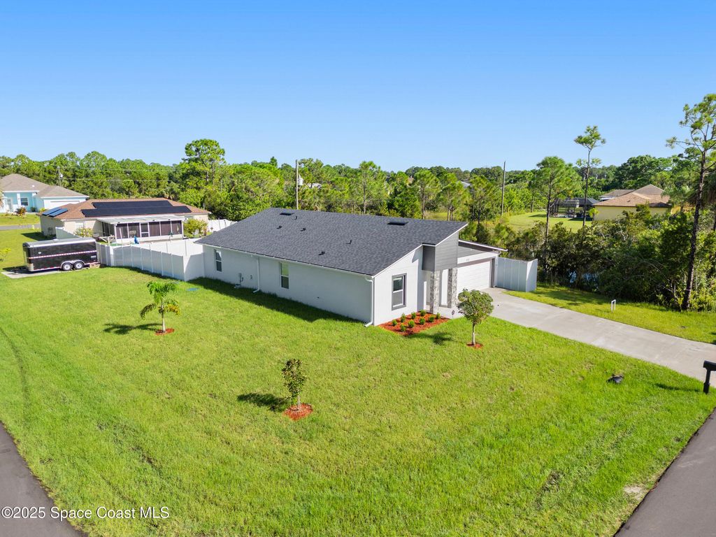 Photo of 1352 Ran Road SE, Palm Bay, FL 32909 (MLS # 1057208)