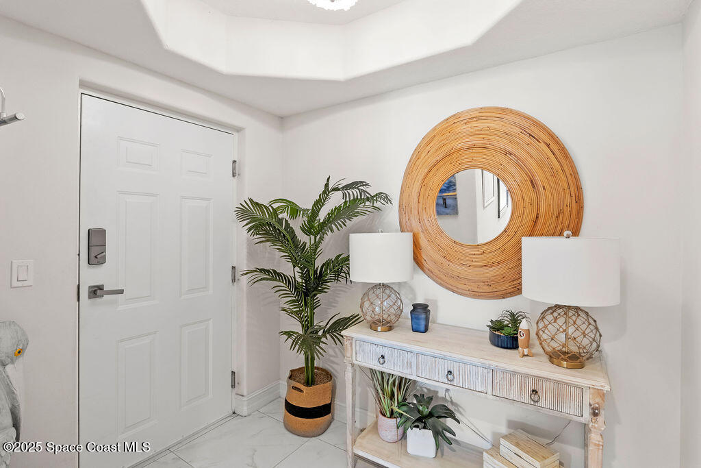 1825 Riverside Drive 201