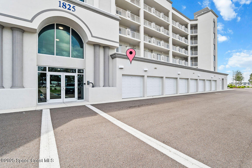 1825 Riverside Drive 201