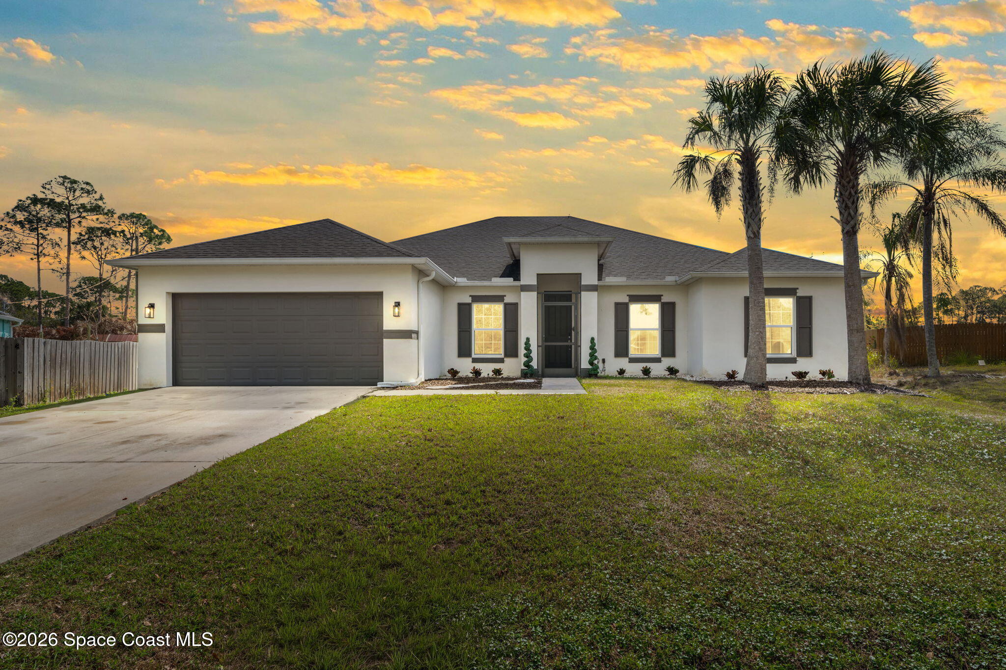 1-web-or-mls-2579-marquez-ave