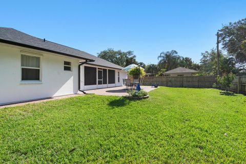 Single Family Residence in Sebastian FL 428 Bywood Avenue 15.jpg