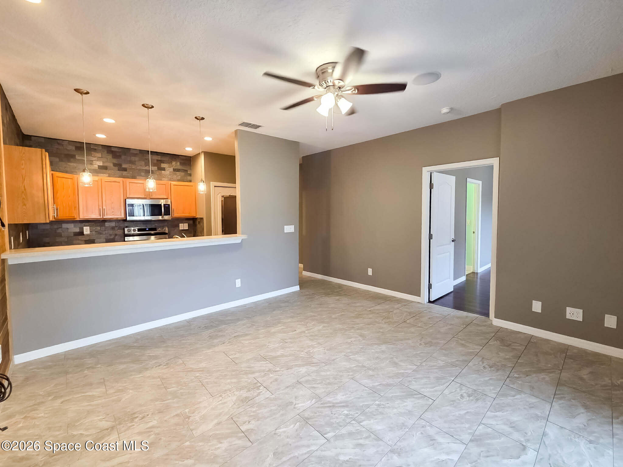 1015 Venetian Drive 104