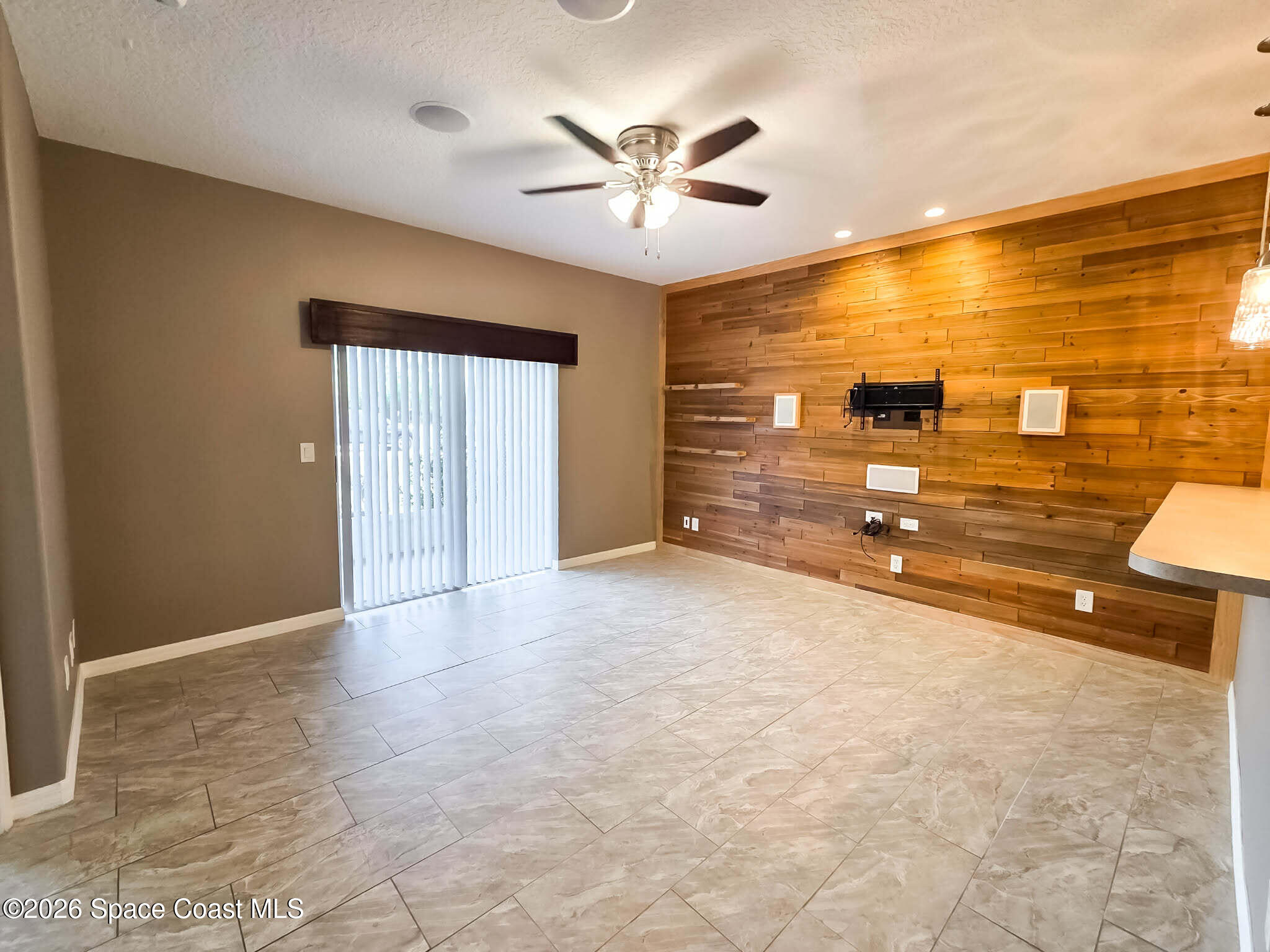 1015 Venetian Drive 104