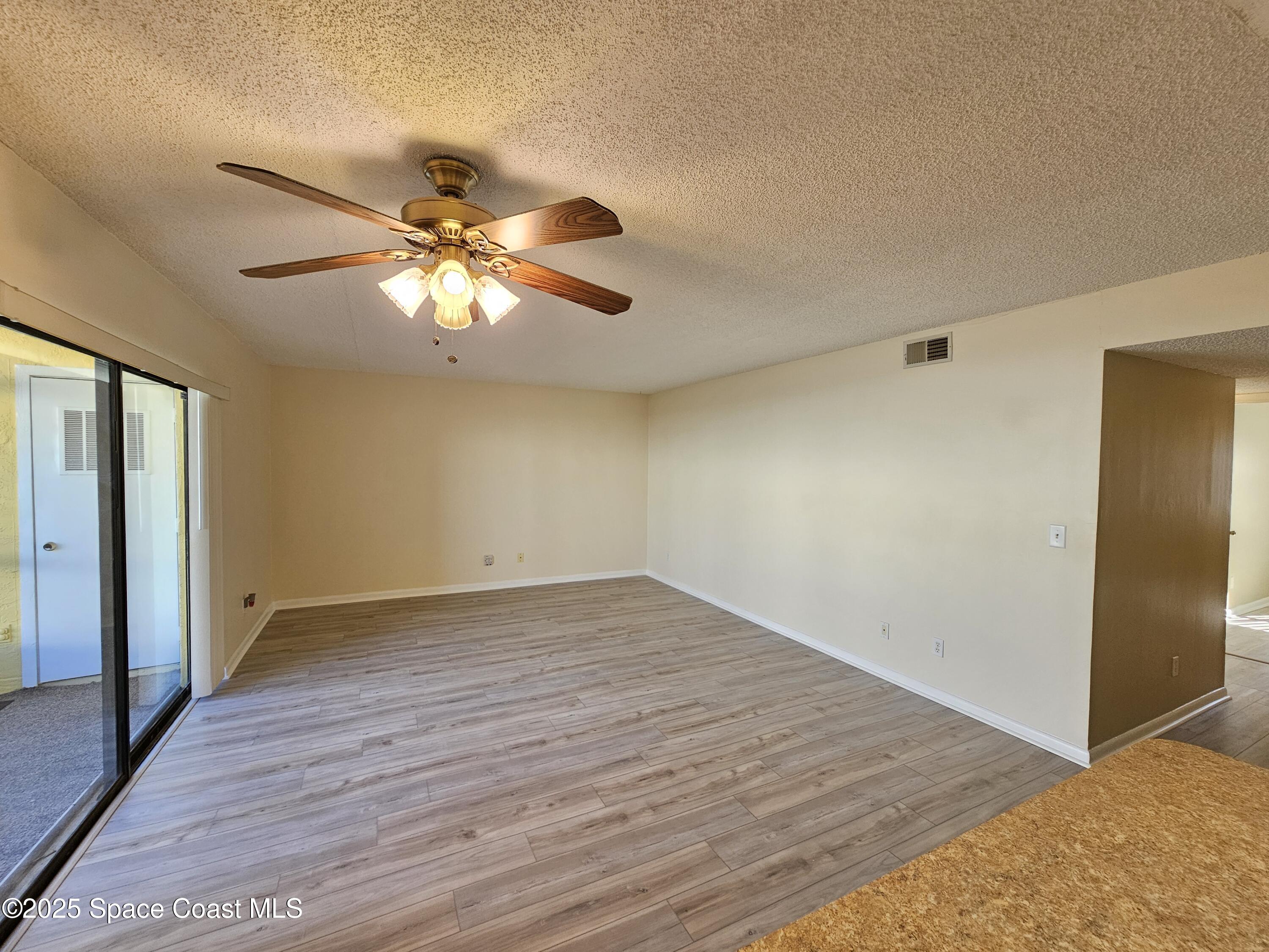 594 N Wickham Road 5
