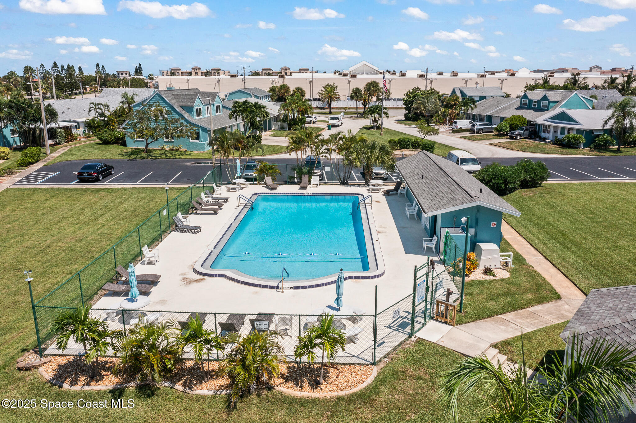 333 Emerald Place W