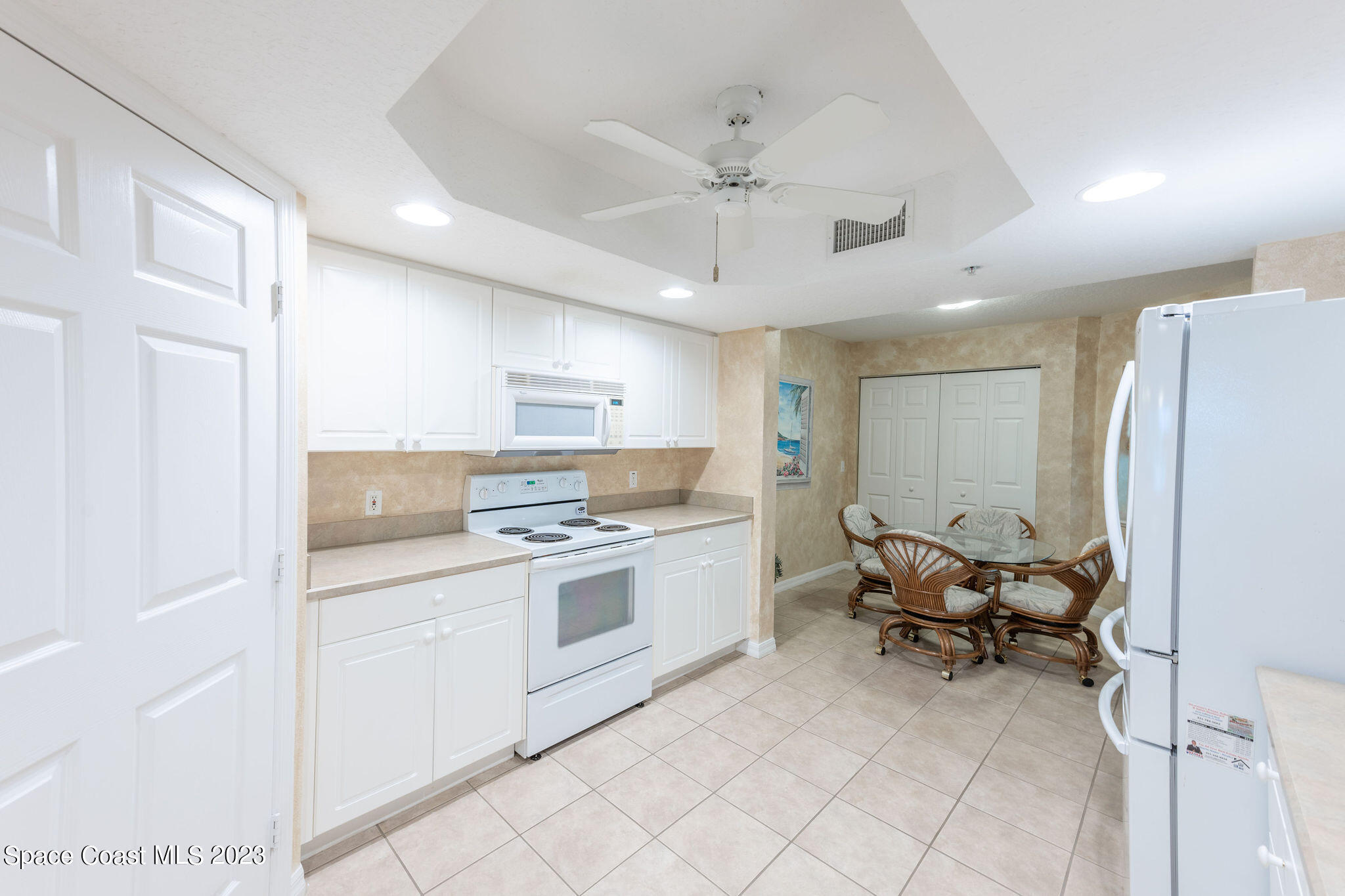 8941 Lake Drive 204