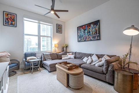 Condominium in Fort Lauderdale FL 511 5 Avenue 28.jpg