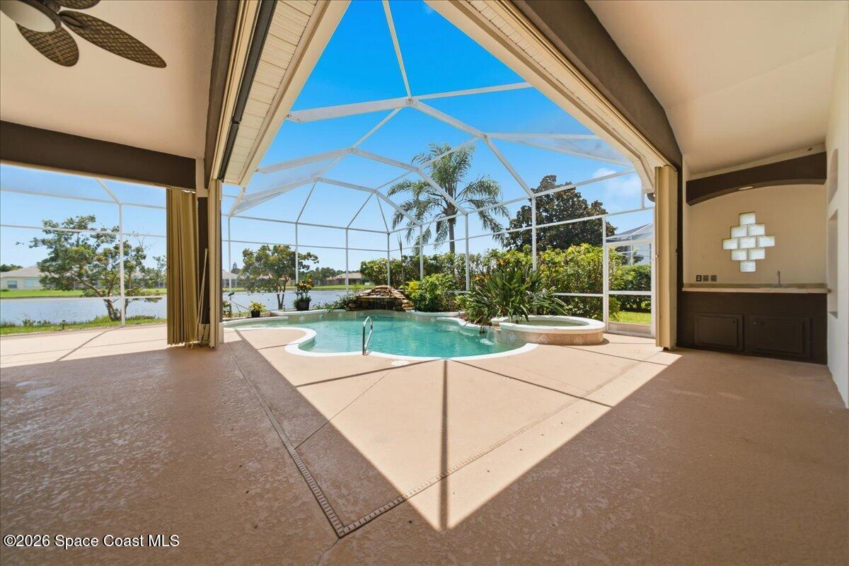 825 Thrasher Drive