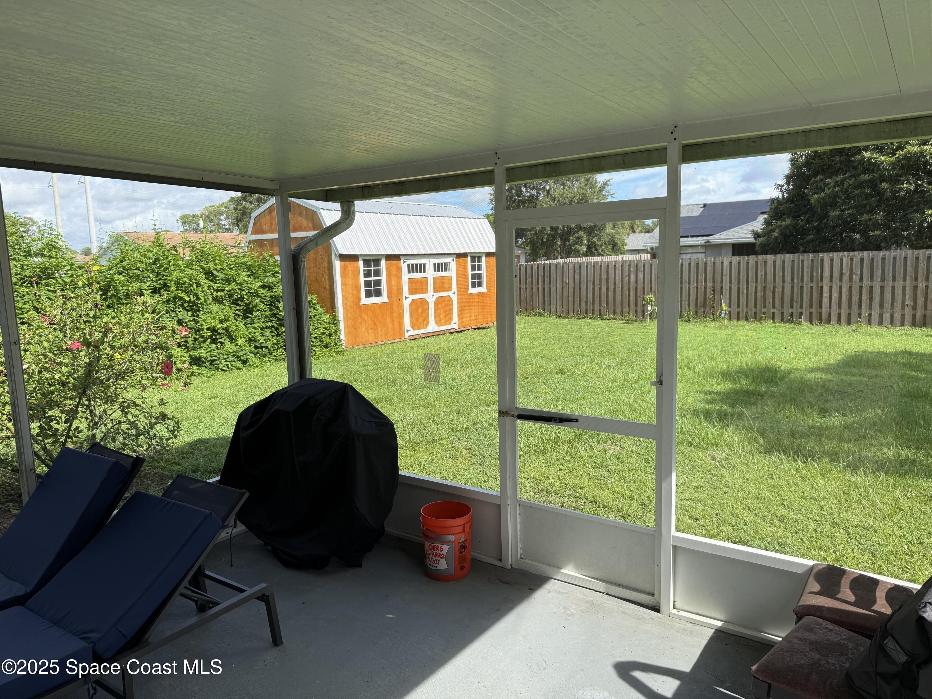 1399 Helliwell Street NW