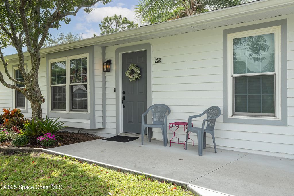 Photo of 258 Umber Street NW, Palm Bay, FL 32907 (MLS # 1057604)