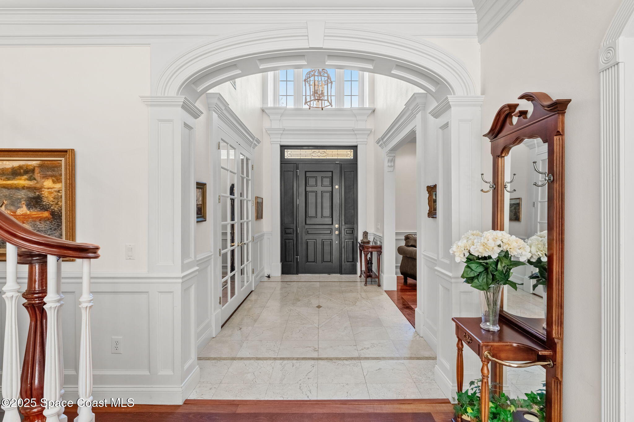 5585 Willoughby Drive