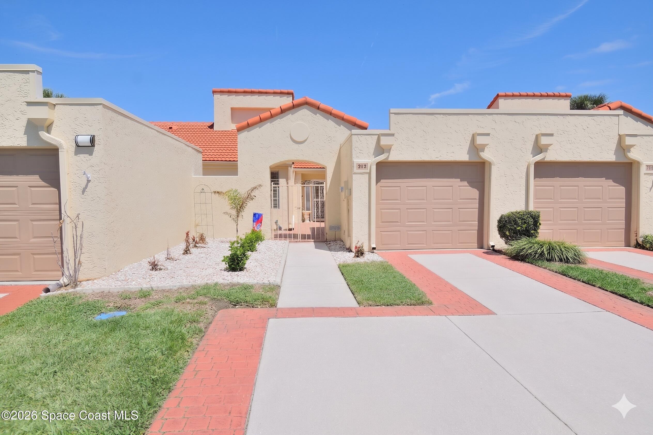 712 Green Valley Lane