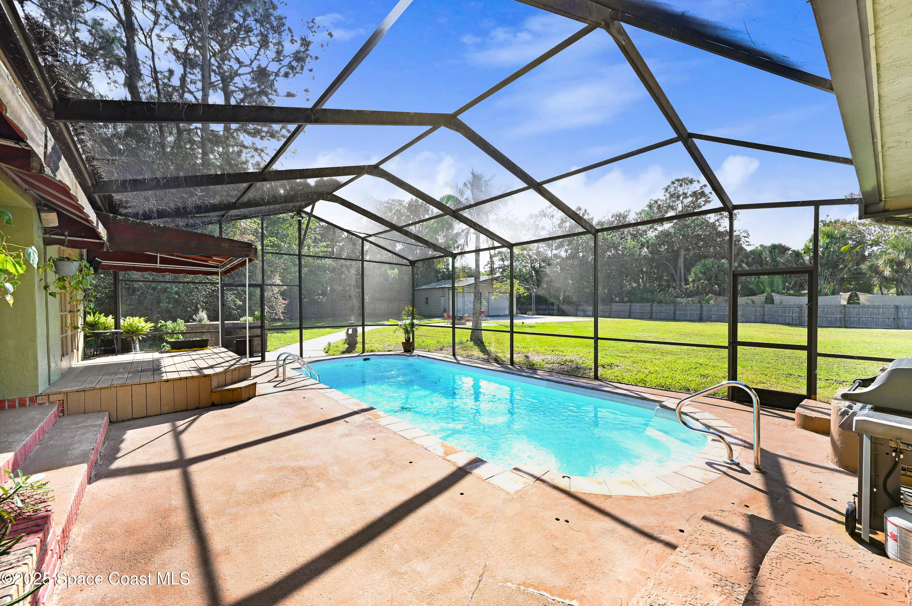 1829 Laurel Oak Drive S