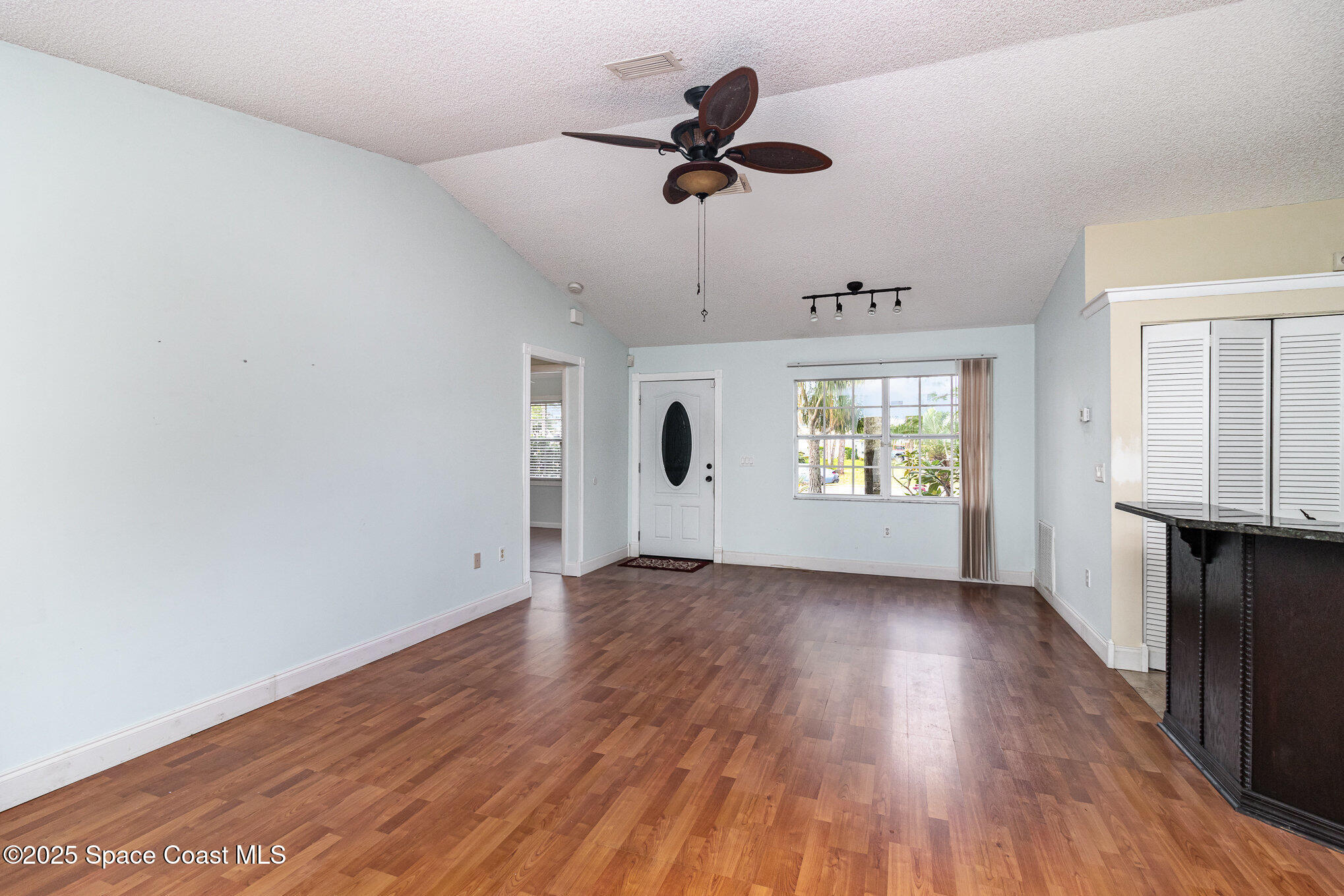 409 Americana Boulevard NE