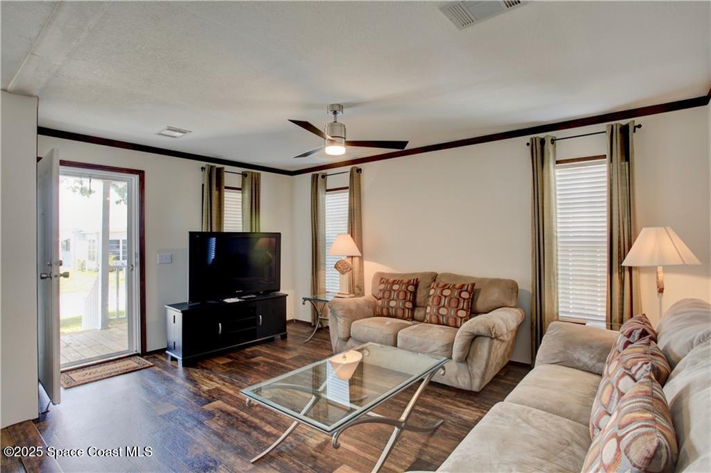 918 Laurel Circle
