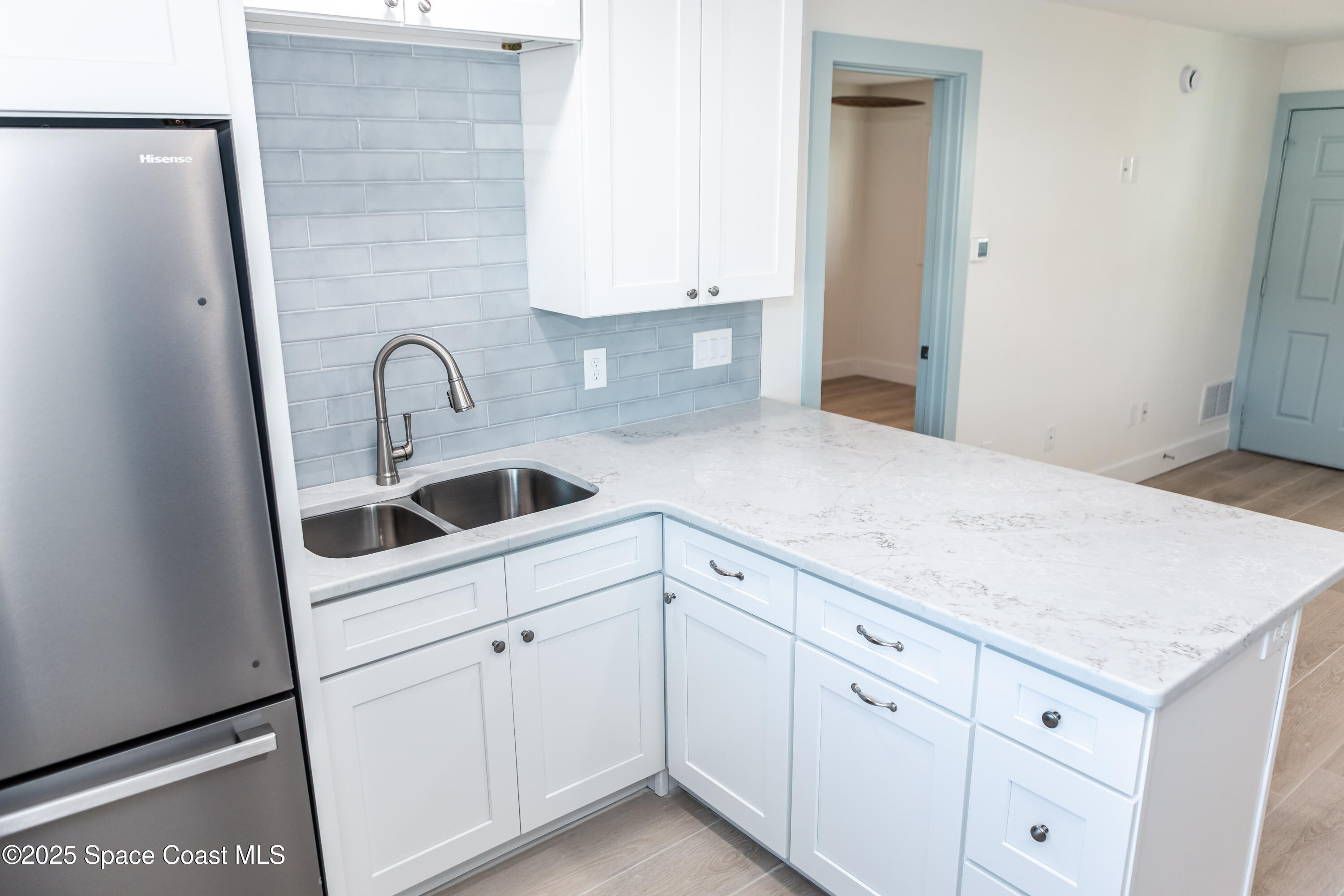 7165 Ridgewood Avenue Unt3