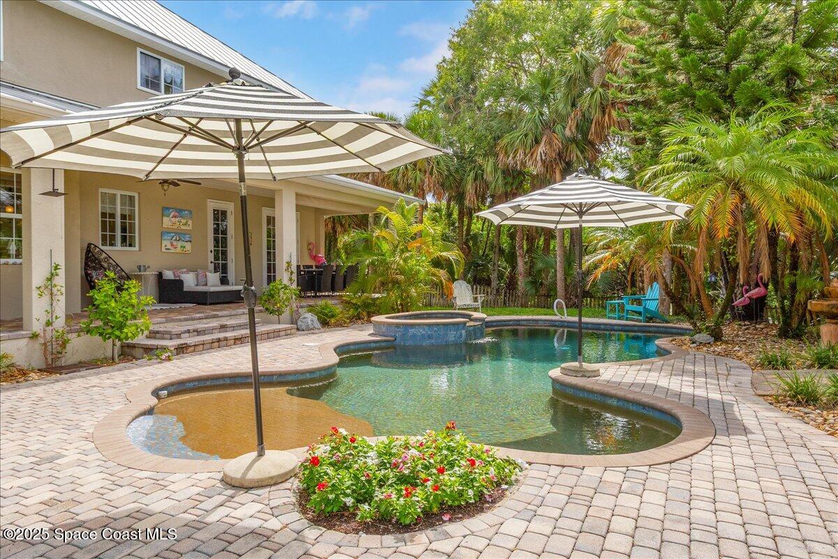 5222 Winding Way