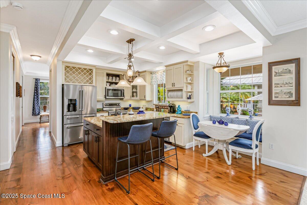 5222 Winding Way