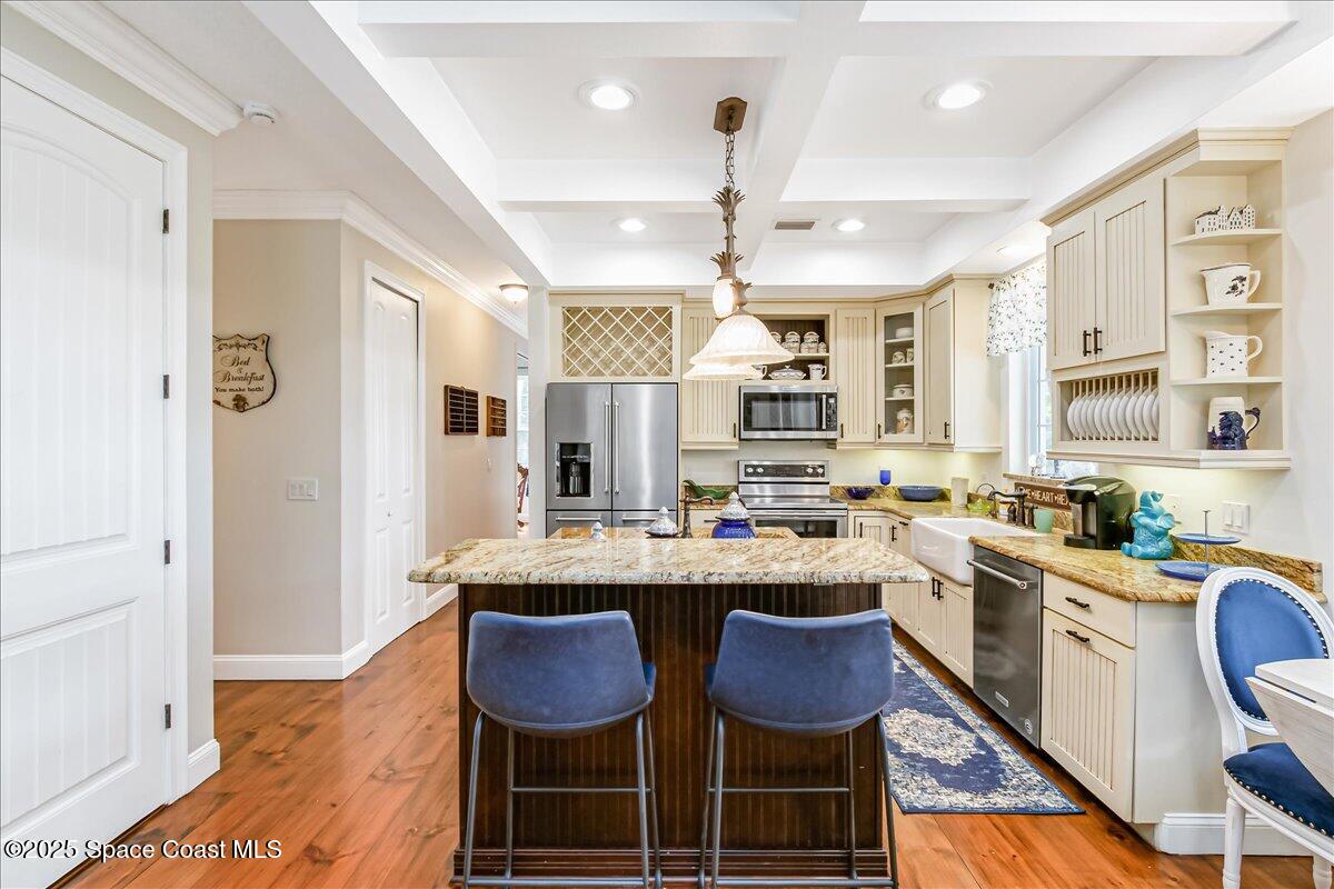 5222 Winding Way