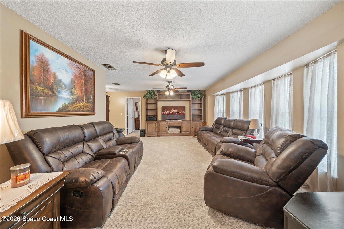 571 Drexel Avenue NE