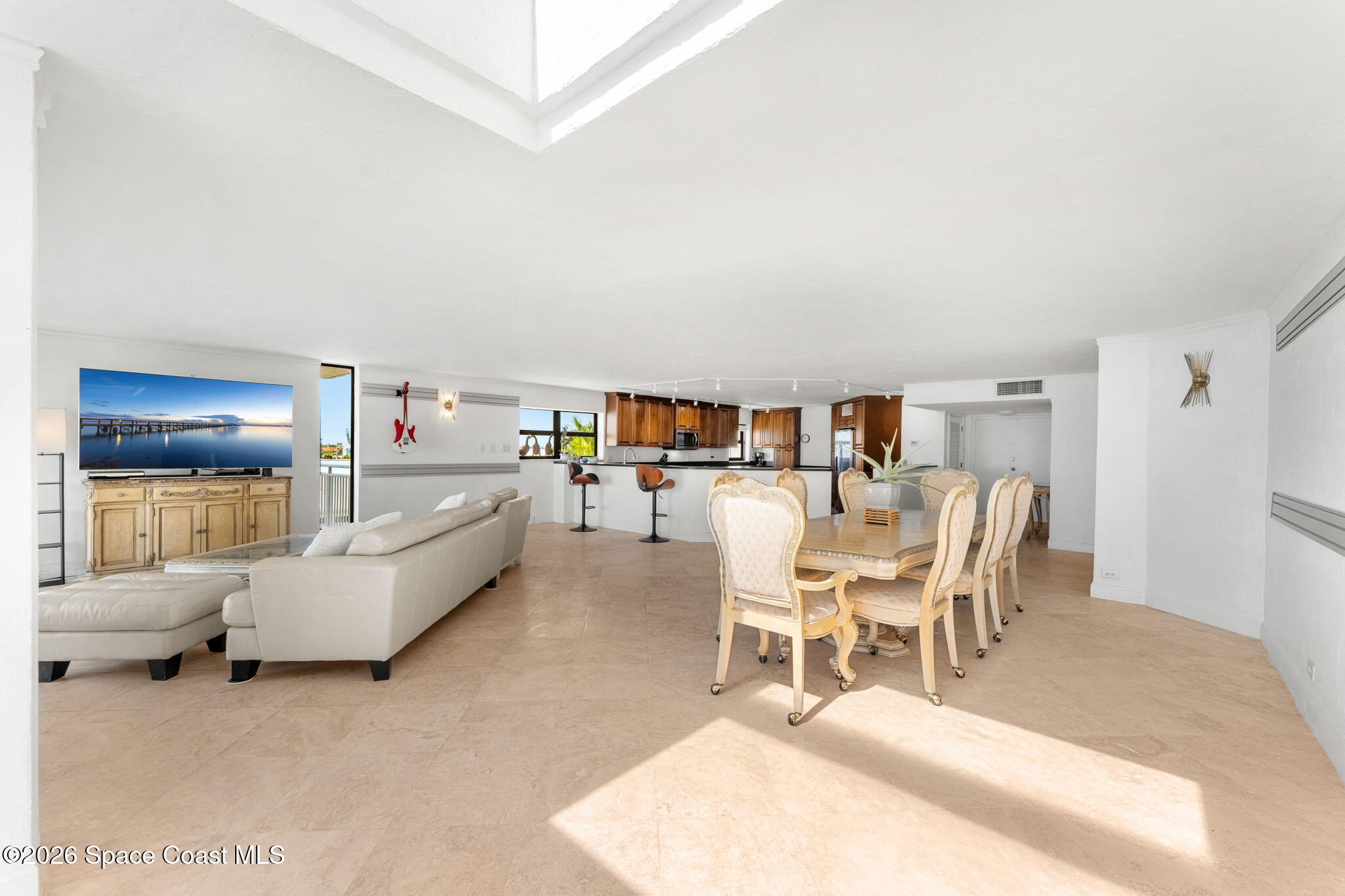 85 S Atlantic Avenue 504