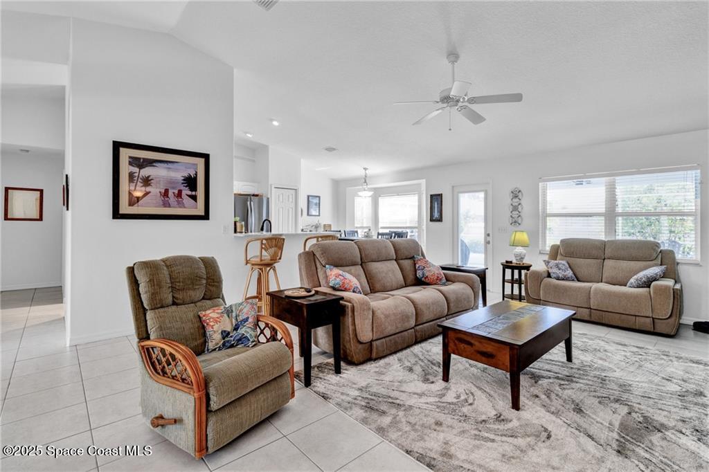 1332 Surfside Lane