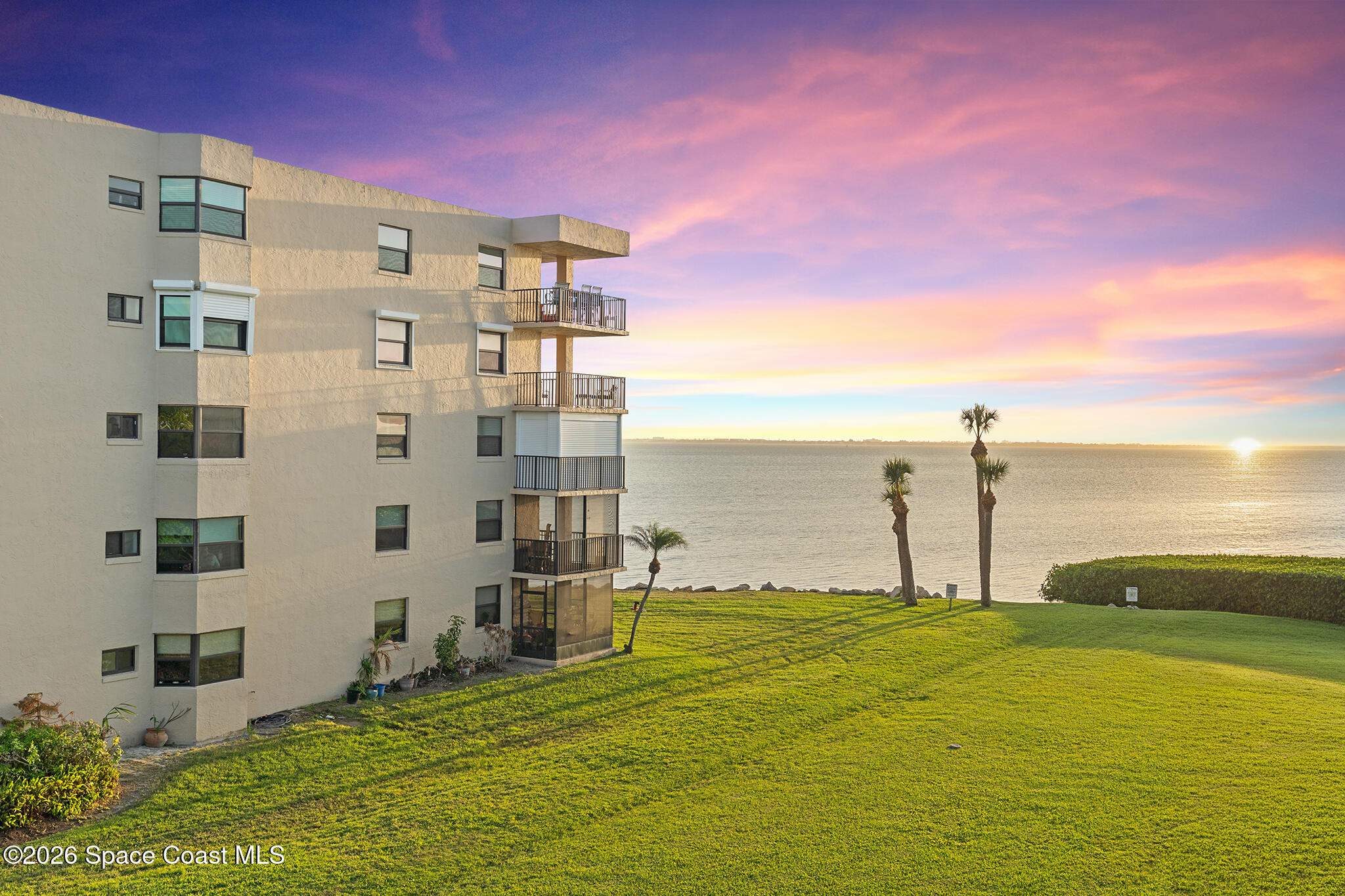 200 International Drive 815