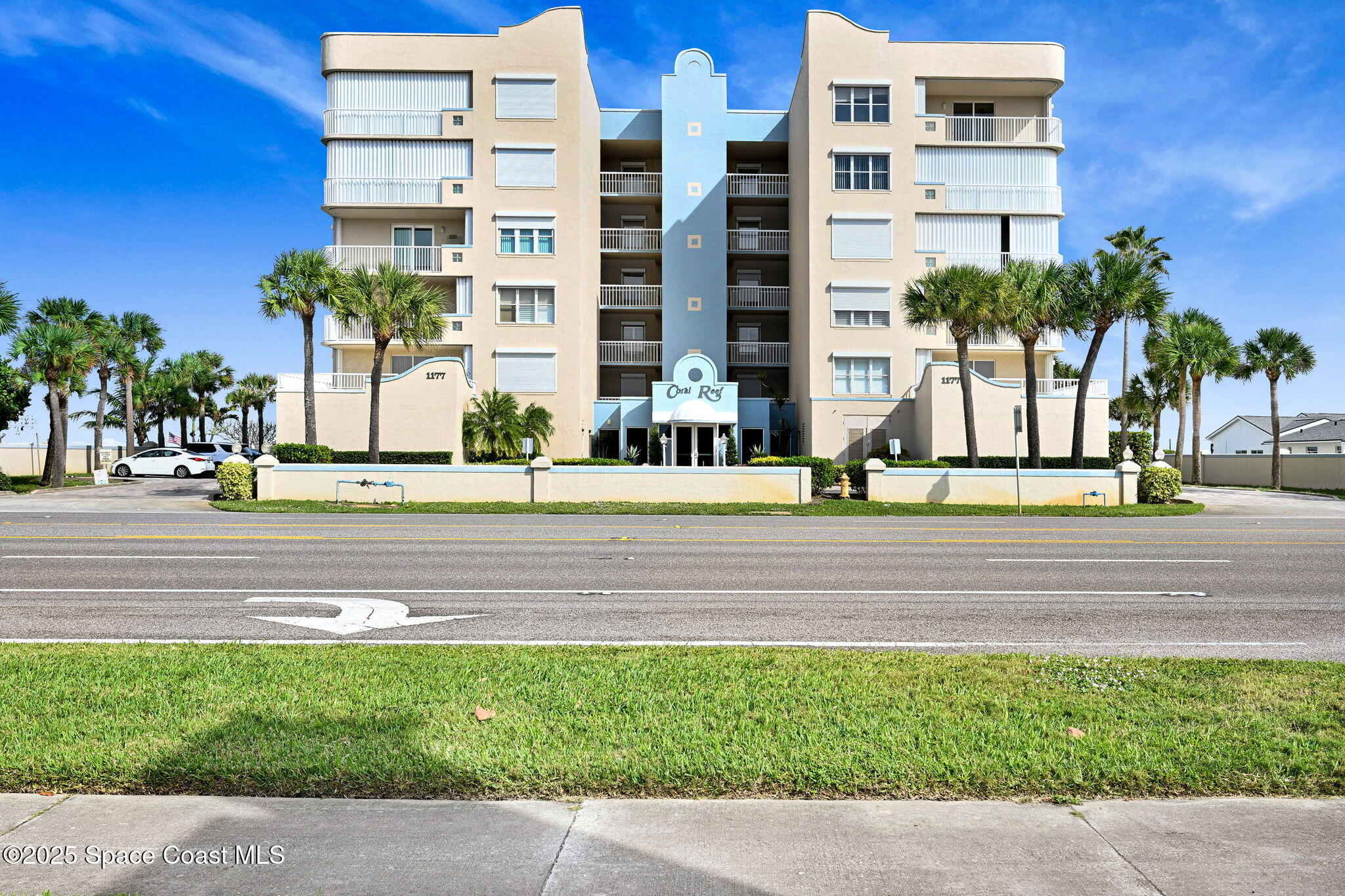 1177 N Highway A1a 402