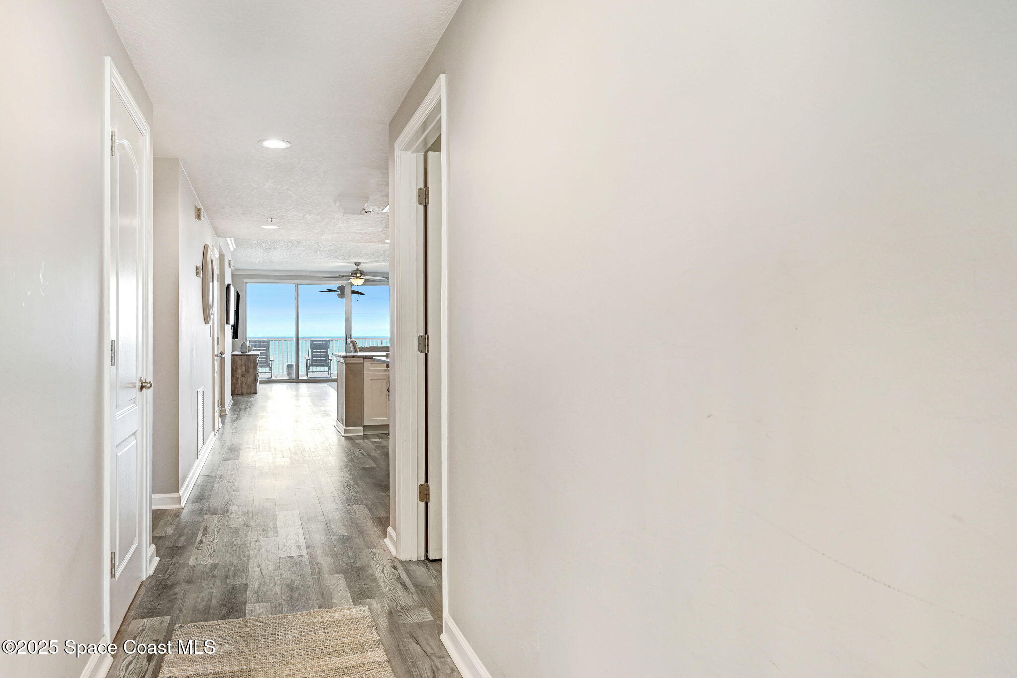 1177 N Highway A1a 402