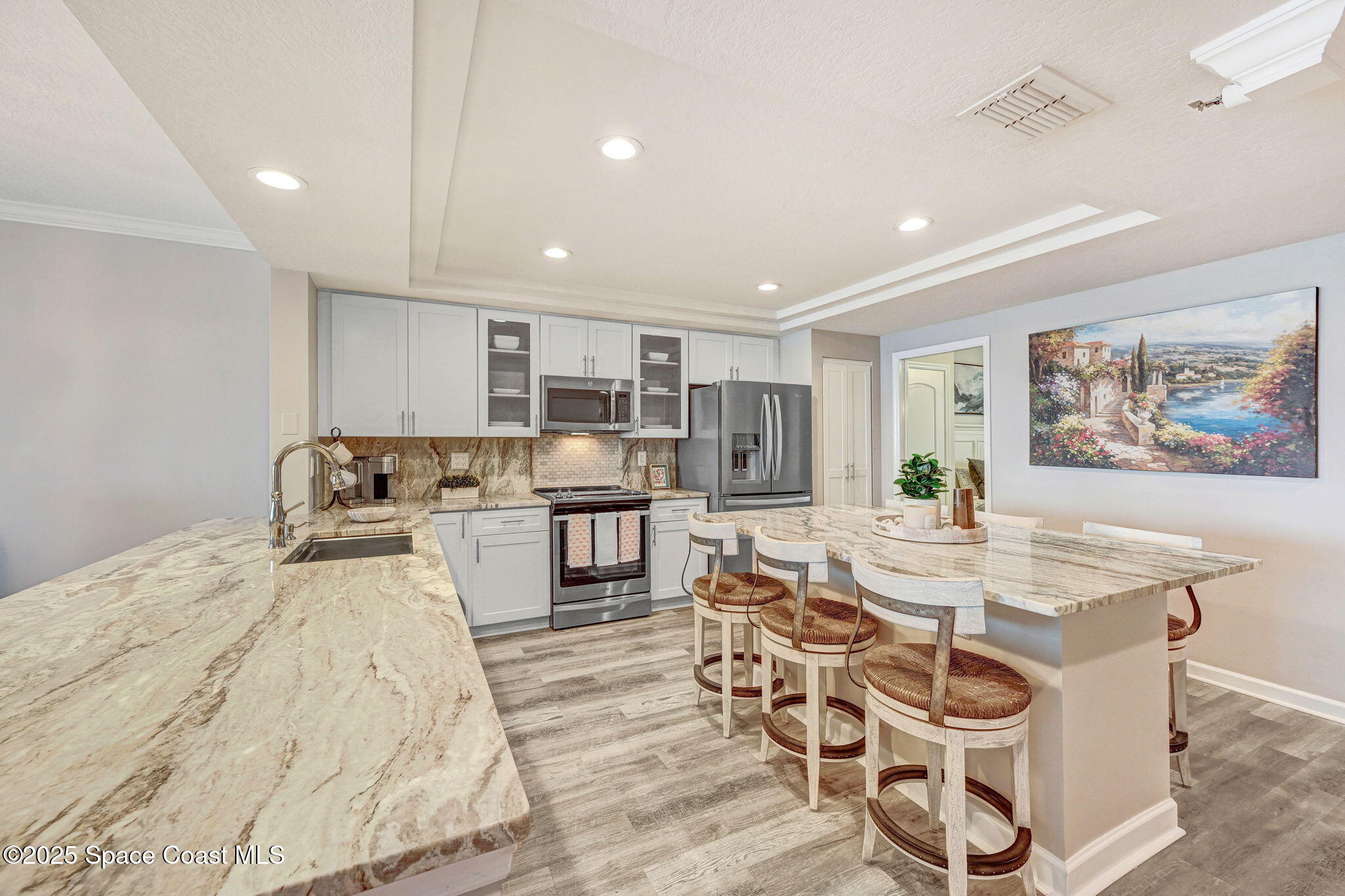 1177 N Highway A1a 402