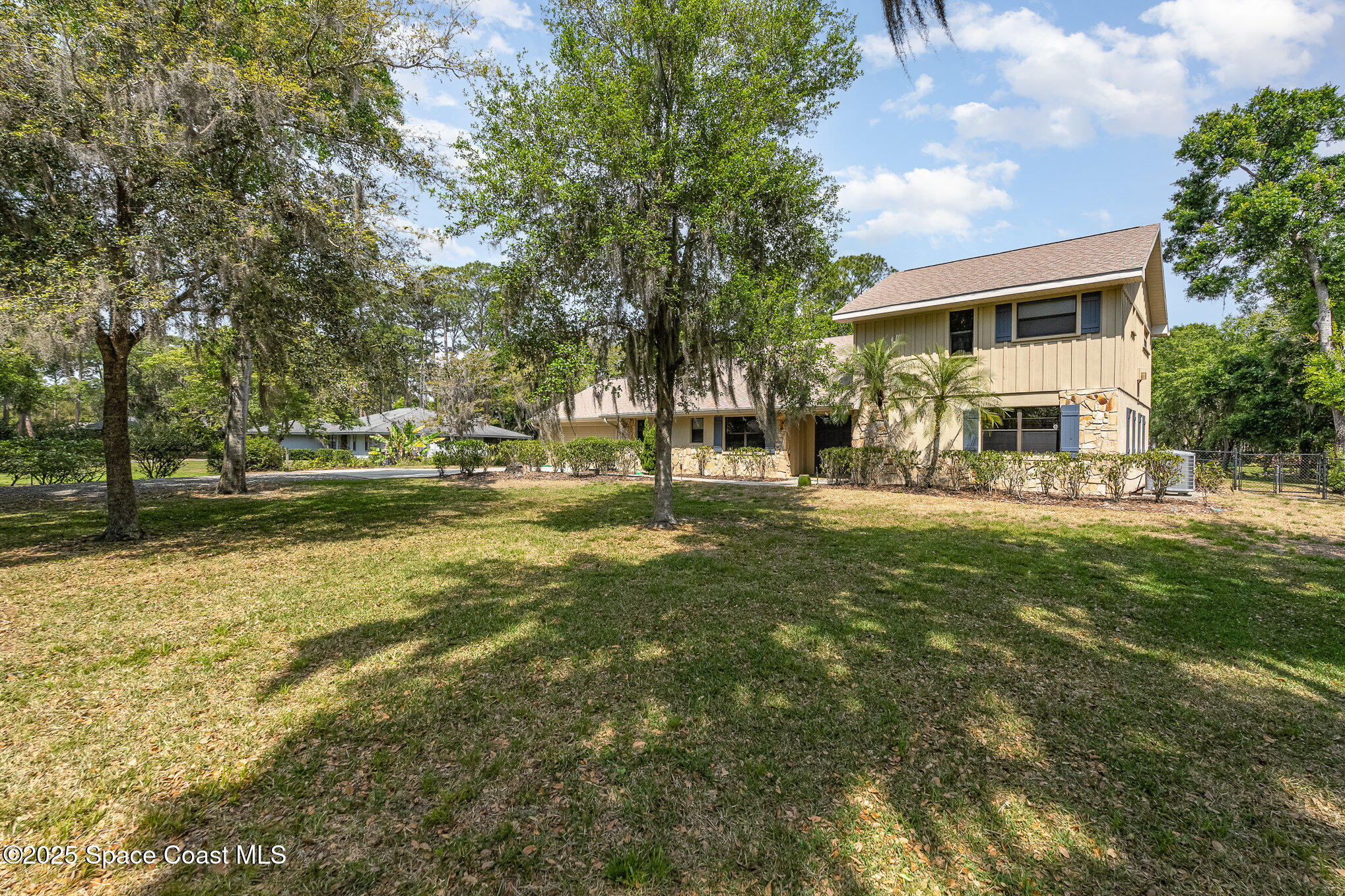 5425 Lovett Drive