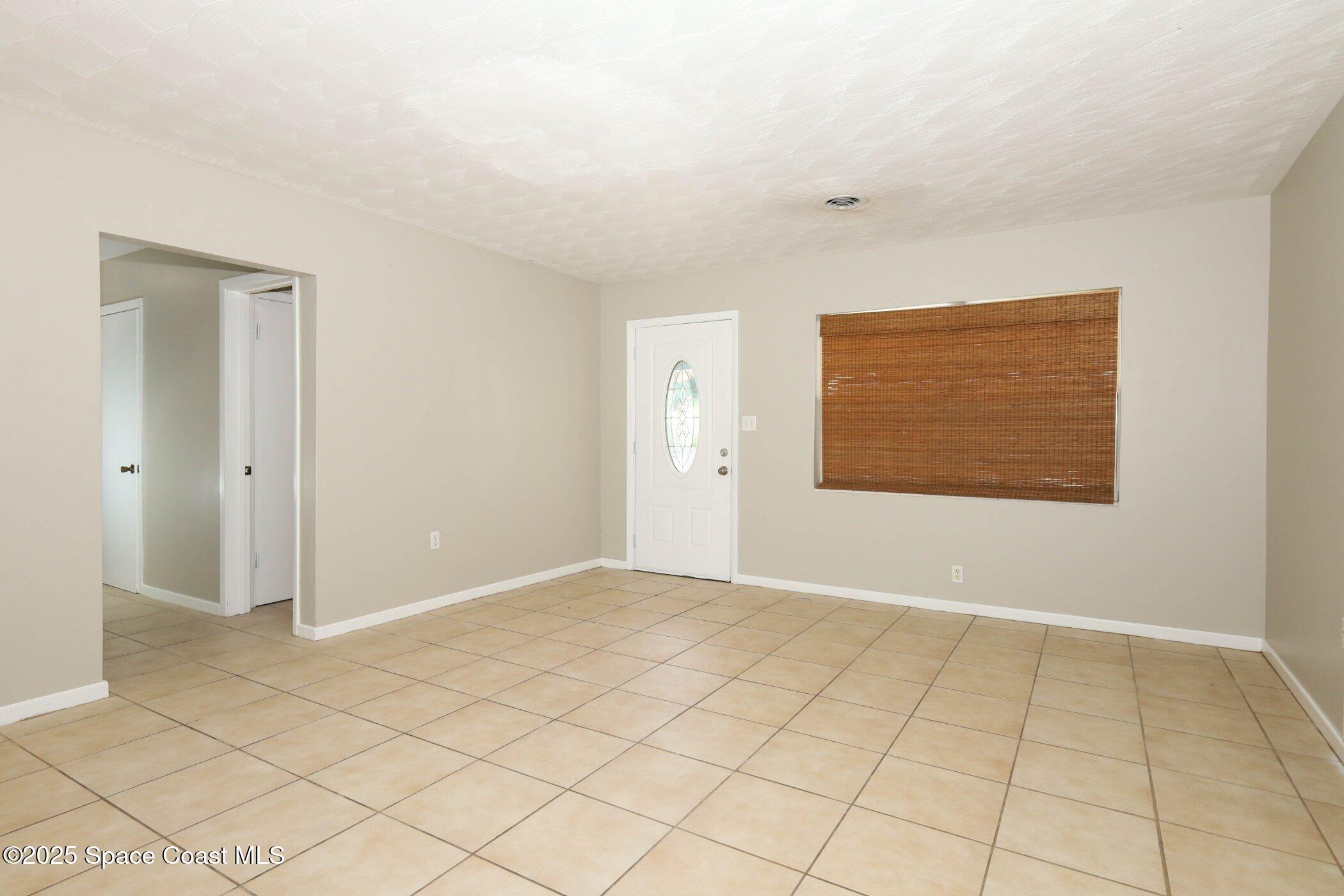 904 Hall Street