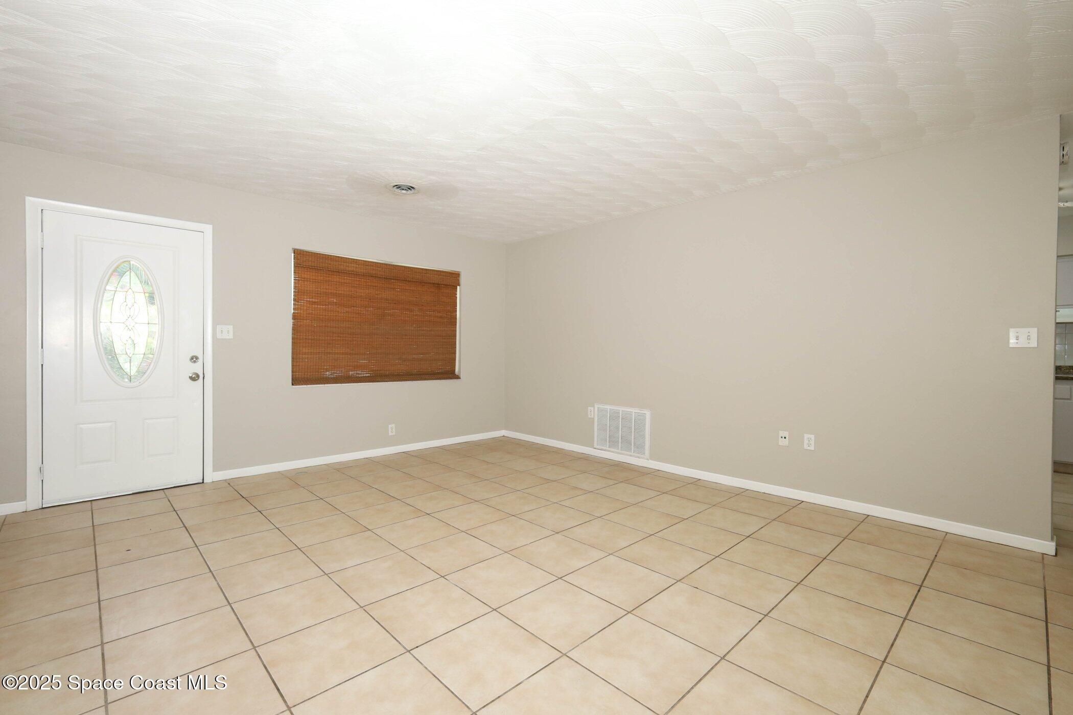 904 Hall Street