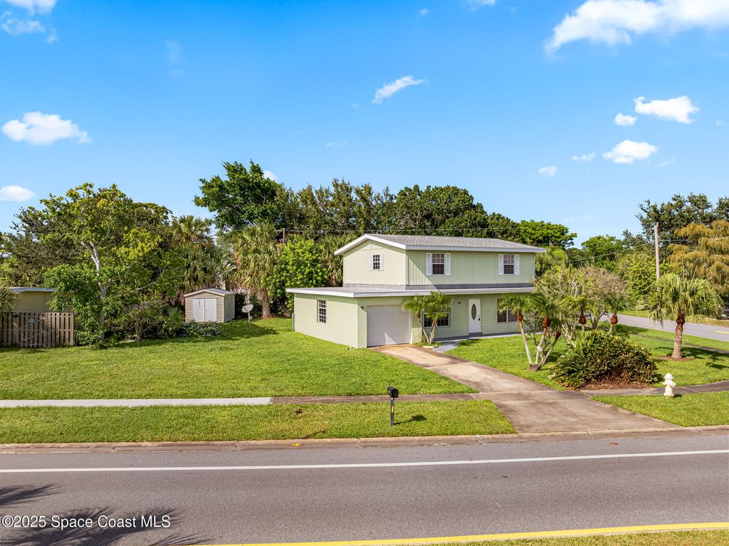 Photo of 1078 Daytona Drive NE, Palm Bay, FL 32905 (MLS # 1058954)