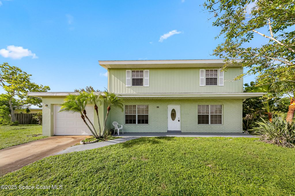 Photo of 1078 Daytona Drive NE, Palm Bay, FL 32905 (MLS # 1058954)