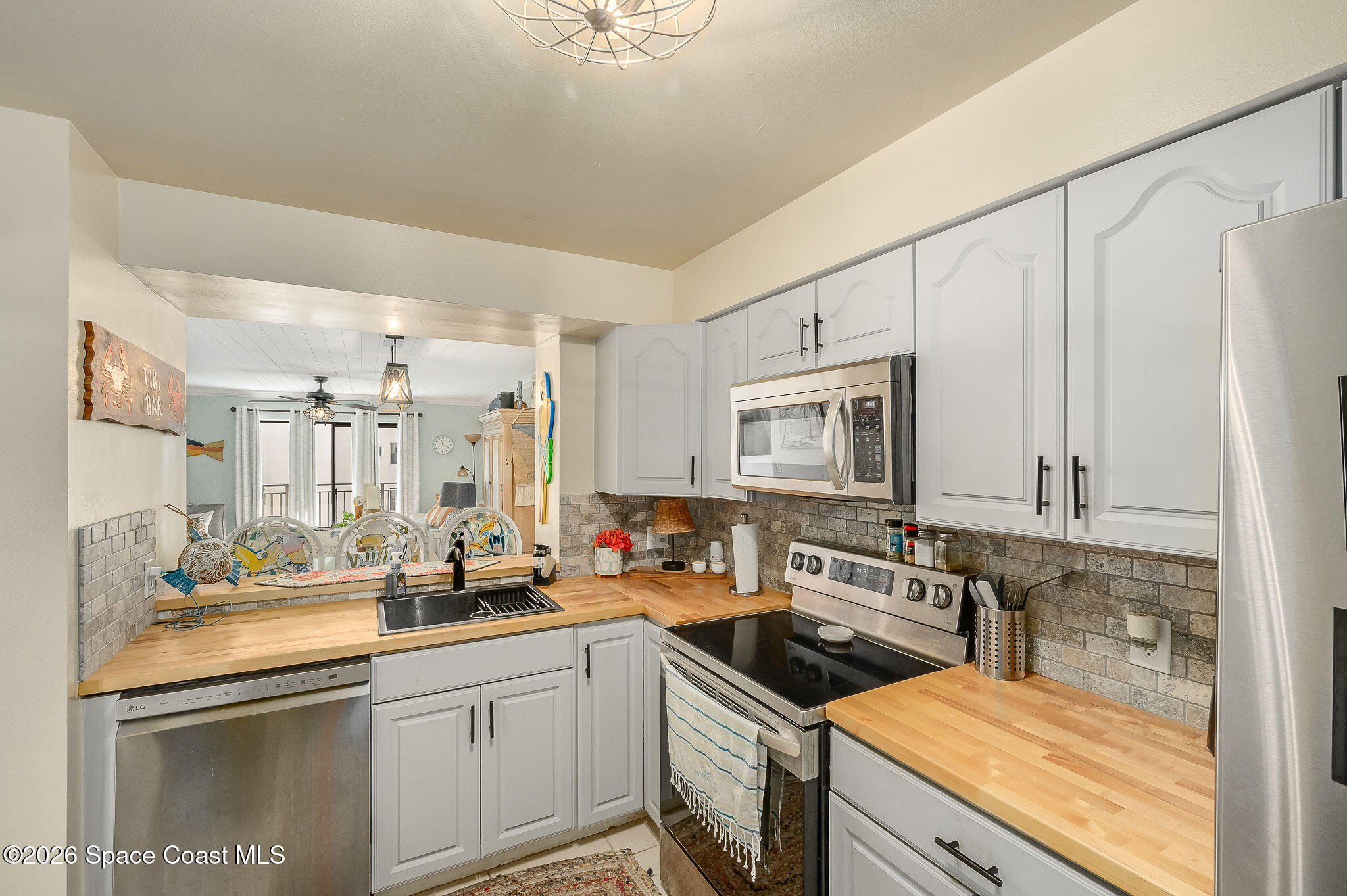 200 International Drive 817