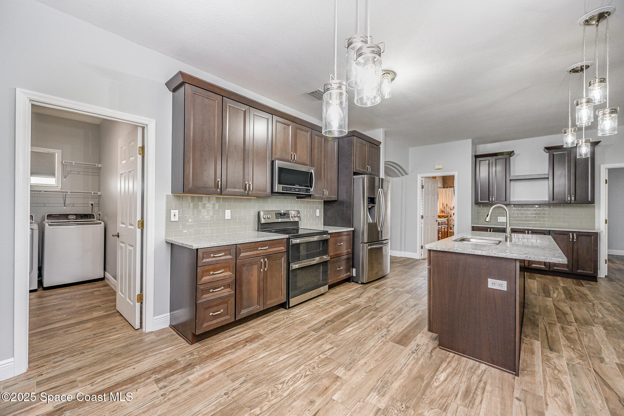 1534 Knoll Ridge Drive